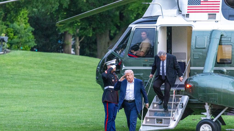 Chương trình nghị sự 100 ngày của Trump: Chiến tranh thuế quan và hỗn loạn thị trường Chương trình nghị sự 100 ngày của Trump: Chiến tranh thuế quan và hỗn loạn thị trường