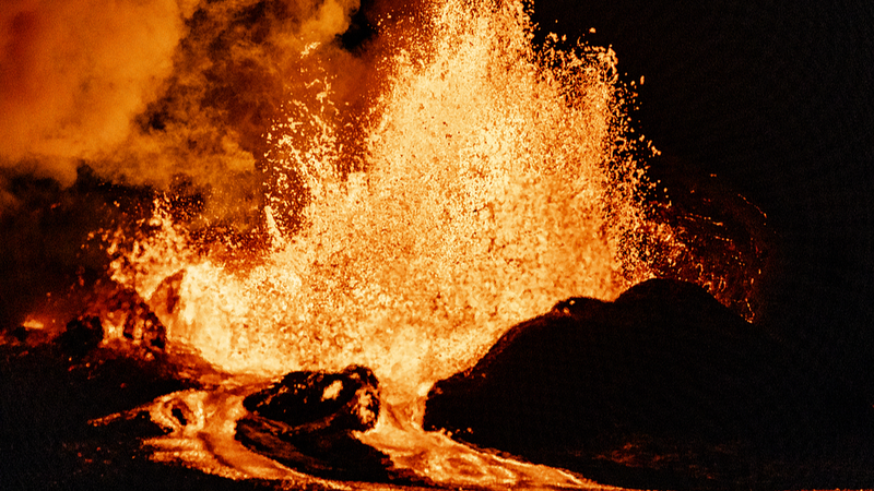 Núi lửa Kilauea phun trào lần nữa ở Hawaii Núi lửa Kilauea phun trào lần nữa ở Hawaii video poster