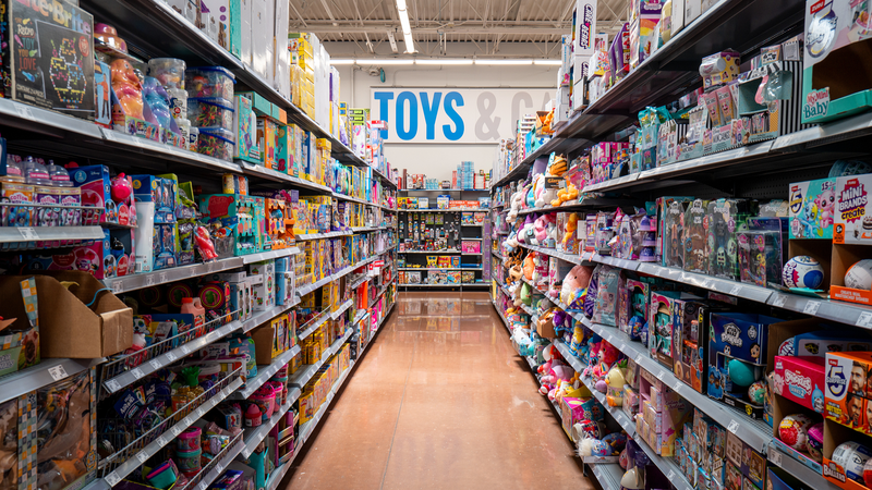 Trump thúc giục Walmart chịu thuế quan thay vì tăng giá