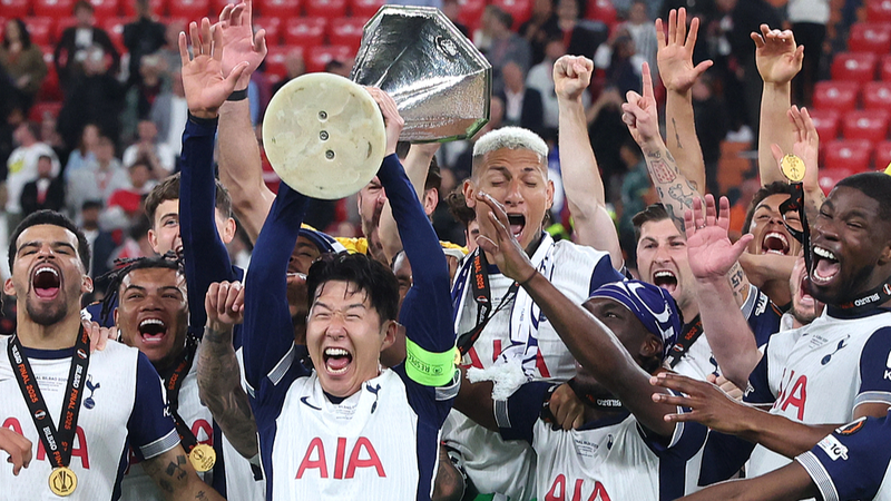 Tottenham giành cúp đầu tiên sau 17 năm với chiến thắng 1-0 ở Europa League Tottenham giành cúp đầu tiên sau 17 năm với chiến thắng 1-0 ở Europa League