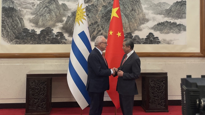 Cuộc gặp ngoại giao tại Bắc Kinh: Trung Quốc và Uruguay xây dựng quan hệ mới Cuộc gặp ngoại giao tại Bắc Kinh: Trung Quốc và Uruguay xây dựng quan hệ mới
