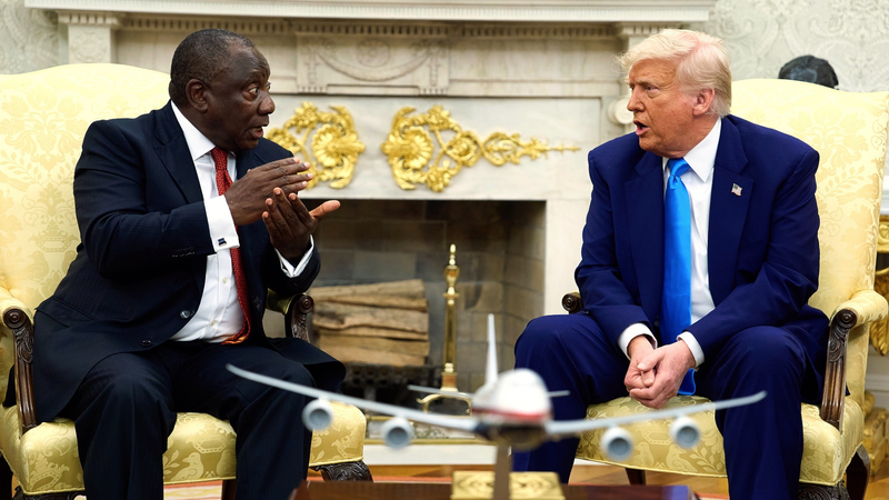 Trump Đối Đầu Lãnh Đạo Nam Phi Về Các Tuyên Bố ‘Diệt Chủng Người Da Trắng’ Trump Đối Đầu Lãnh Đạo Nam Phi Về Các Tuyên Bố 'Diệt Chủng Người Da Trắng' video poster