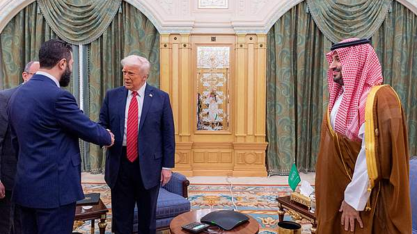 Cuộc họp lịch sử: Trump, Lãnh đạo Syria, và cuộc đàm phán với Iran Cuộc họp lịch sử: Trump, Lãnh đạo Syria, và cuộc đàm phán với Iran