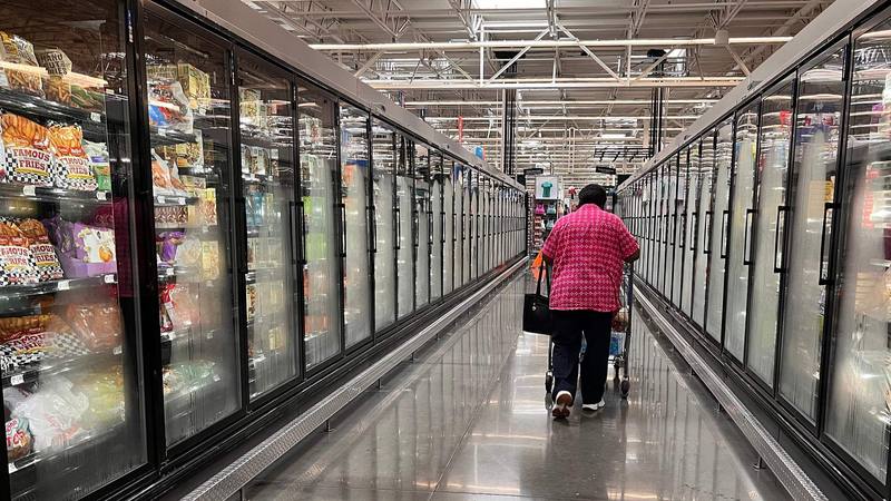 Thuế quan làm khó các nhà bán lẻ Mỹ: Target và Walmart đối mặt với thách thức Thuế quan làm khó các nhà bán lẻ Mỹ: Target và Walmart đối mặt với thách thức