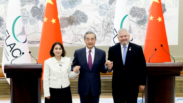Wang Yi kêu gọi thị trường khổng lồ để thúc đẩy tăng trưởng toàn cầu Wang Yi kêu gọi thị trường khổng lồ để thúc đẩy tăng trưởng toàn cầu