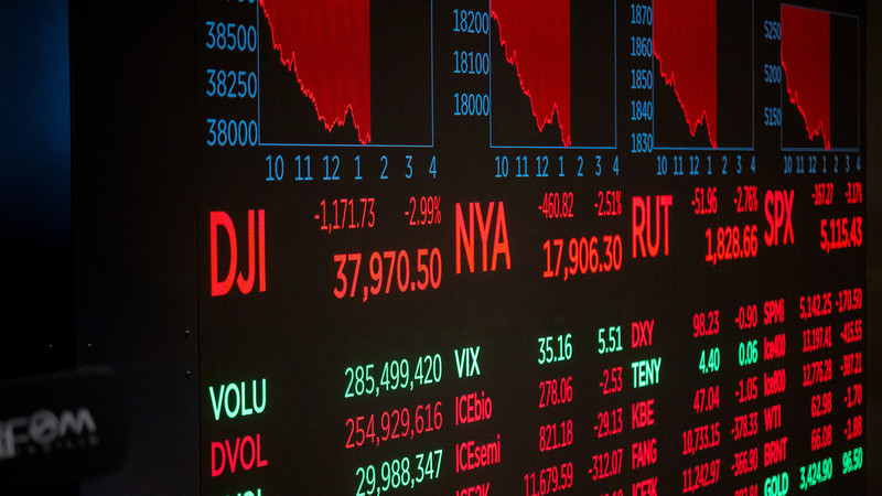 VTZUS5CFA8M4ZM818M74 - Thế Giới Trong Tầm Tay Quan chức Mỹ bán cổ phiếu trước khi áp đặt thuế quan, gây biến động thị trường