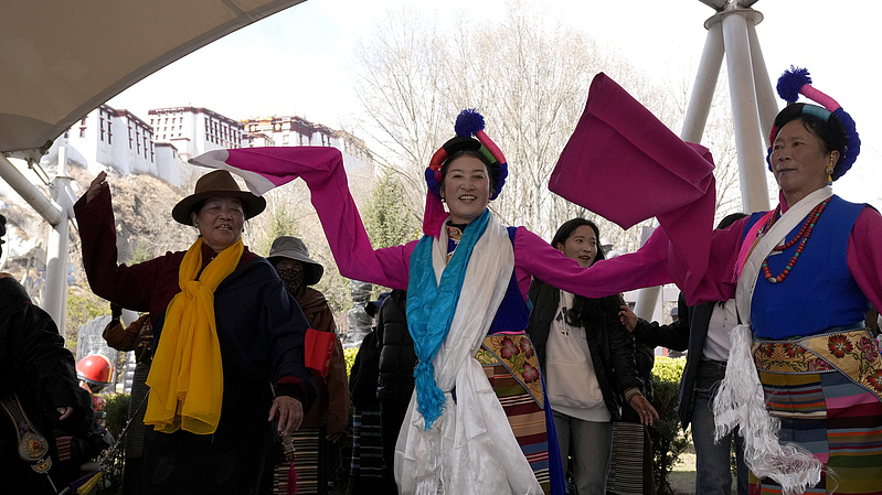 Tự do tôn giáo ở Tây Tạng tỏa sáng: Thông tin từ sách trắng