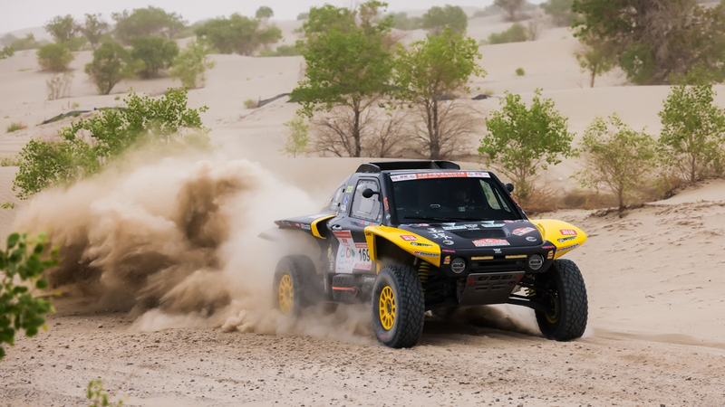 Cuộc đua Taklimakan kết thúc: 13 ngày, hơn 4.000 km marathon off-road Cuộc đua Taklimakan kết thúc: 13 ngày, hơn 4.000 km marathon off-road video poster