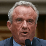 18NOEHT0TBEBX21OWC4H - Thế Giới Trong Tầm Tay Kennedy sa thải tất cả 17 cố vấn vắc-xin của CDC trong cuộc cải tổ táo bạo