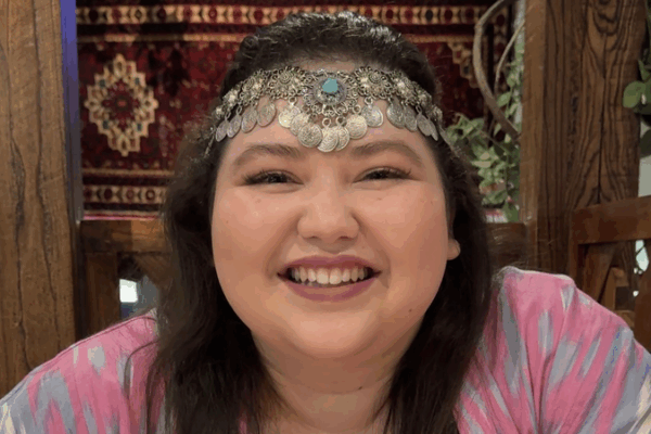 Hành trình truyền cảm hứng của Fariza từ Uzbekistan tới Bắc Kinh Hành trình truyền cảm hứng của Fariza từ Uzbekistan tới Bắc Kinh video poster