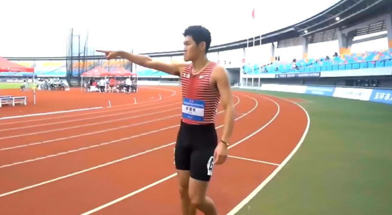 Chen Yuanjiang phá kỷ lục chạy rào châu Á dành cho lứa tuổi trẻ Chen Yuanjiang phá kỷ lục chạy rào châu Á dành cho lứa tuổi trẻ