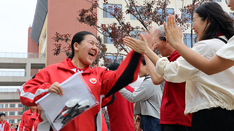 34TG7H1TFQDTW82UXUEM - Thế Giới Trong Tầm Tay Gaokao 2025: Những Khoảnh Khắc Ấm Áp tại Trung Quốc Đại Lục