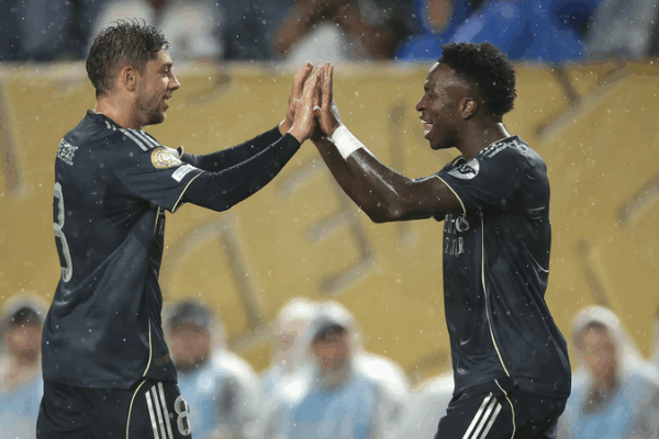 Chiến thắng 3-0 của Real Madrid tiến đến vòng 16 đội tại Cúp thế giới các câu lạc bộ Chiến thắng 3-0 của Real Madrid tiến đến vòng 16 đội tại Cúp thế giới các câu lạc bộ