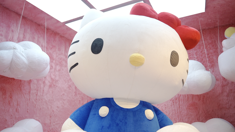 Hello Kitty tỏa sáng tại Bắc Kinh trong triển lãm nghệ thuật ánh sáng nhập vai Hello Kitty tỏa sáng tại Bắc Kinh trong triển lãm nghệ thuật ánh sáng nhập vai video poster