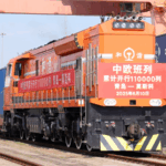 5HLQMVGLSCSVZKOJAOO8 - Thế Giới Trong Tầm Tay Chuyến tàu thứ 110.000 đánh dấu cột mốc mới về hàng hóa Trung Quốc-Châu Âu video poster