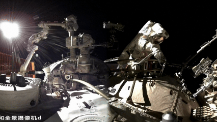 Phi hành đoàn Shenzhou-20 chuẩn bị cho chuyến đi bộ ngoài không gian lần thứ hai Phi hành đoàn Shenzhou-20 chuẩn bị cho chuyến đi bộ ngoài không gian lần thứ hai
