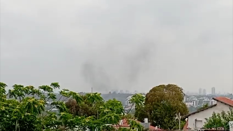 Vụ Nổ Lớn Làm Rung Chuyển Tel Aviv Sau Các Cuộc Tấn Công Của Hoa Kỳ Vào Các Địa Điểm Hạt Nhân Iran video poster