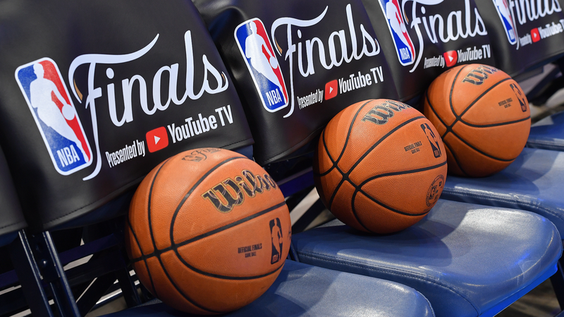 Lượng người xem Chung kết NBA giảm: Xu hướng thay đổi trong thể thao Lượng người xem Chung kết NBA giảm: Xu hướng thay đổi trong thể thao video poster