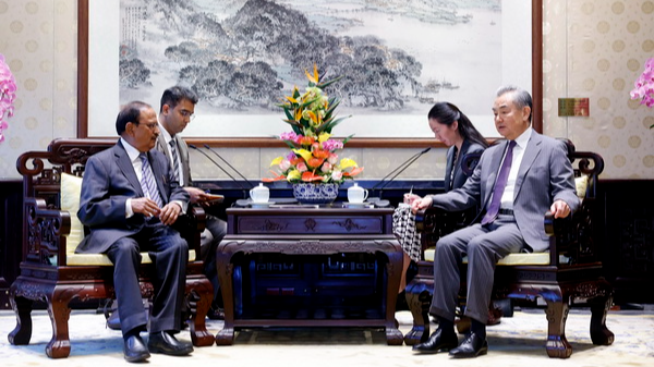 Wang Yi: Xây dựng Niềm tin cho Biên giới Hòa bình Trung-Ấn Wang Yi: Xây dựng Niềm tin cho Biên giới Hòa bình Trung-Ấn