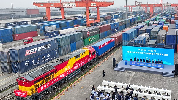 Trung Quốc và Trung Á Tăng Cường Quan Hệ Thương Mại với Tăng Trưởng Kỷ Lục Trung Quốc và Trung Á Tăng Cường Quan Hệ Thương Mại với Tăng Trưởng Kỷ Lục