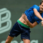 9R9SAJP9PUBEYZ9HXU1Y - Thế Giới Trong Tầm Tay Medvedev Tỏa Sáng tại ATP Halle Open, Tiến Vào Vòng 2