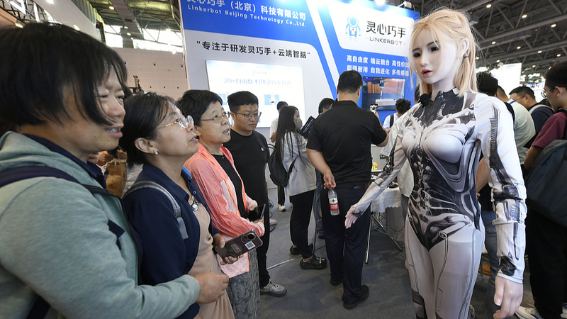 Triển lãm Hangzhou 2025: Tesla Bot làm náo động sự kiện Triển lãm Hangzhou 2025: Tesla Bot làm náo động sự kiện