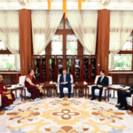 CT1RH8E56O91XJCGZ9T6 - Thế Giới Trong Tầm Tay Chủ tịch Tập khuyến khích Panchen Rinpoche thúc đẩy sự thống nhất ở Tây Tạng video poster