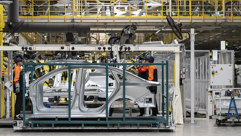 Cẩm Nang Sinh Tồn Về Thuế Quan: Cuộc Tái Thiết Ngành Sản Xuất của Trung Quốc Đại Lục