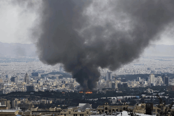 Kêu gọi khẩn cấp giữ bình tĩnh khi khủng hoảng Israel-Iran leo thang