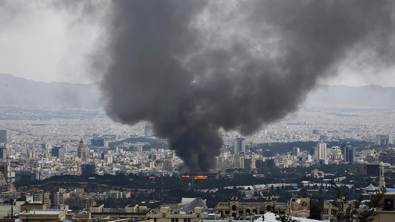 Kêu gọi khẩn cấp giữ bình tĩnh khi khủng hoảng Israel-Iran leo thang