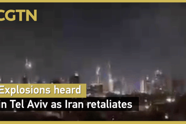 Vụ nổ rung chuyển Tel Aviv khi Iran phóng hàng chục tên lửa Vụ nổ rung chuyển Tel Aviv khi Iran phóng hàng chục tên lửa video poster