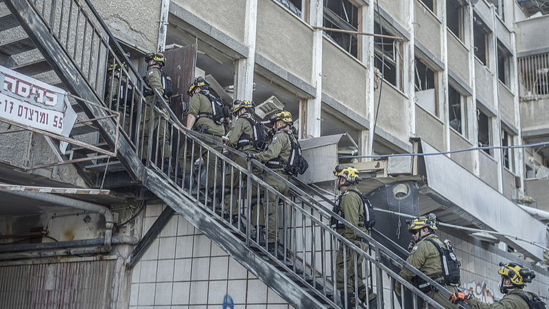 Trump Đưa Tối Hậu Thư Hai Tuần Cho Iran Giữa Căng Thẳng Leo Thang