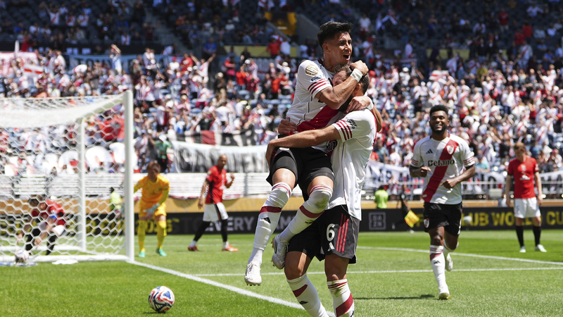 River Plate chiến thắng Urawa 3-1 trong trận đấu kinh điển tại Club World Cup River Plate chiến thắng Urawa 3-1 trong trận đấu kinh điển tại Club World Cup