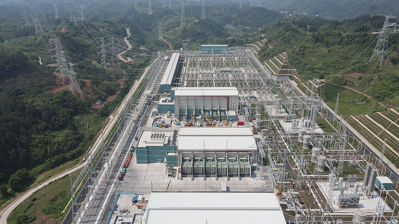 Dự án UHV cung cấp năng lượng cho Trùng Khánh bằng năng lượng tái tạo Tân Cương Dự án UHV cung cấp năng lượng cho Trùng Khánh bằng năng lượng tái tạo Tân Cương