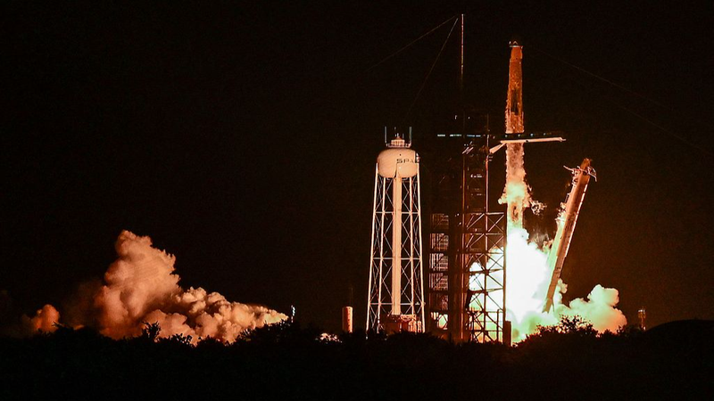 SpaceX Crew Dragon 'Grace' đưa phi hành đoàn quốc tế lên ISS