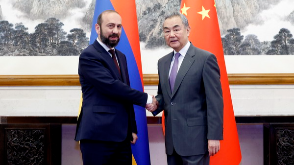 Bộ trưởng Ngoại giao Trung Quốc và Armenia tăng cường quan hệ ngoại giao Bộ trưởng Ngoại giao Trung Quốc và Armenia tăng cường quan hệ ngoại giao