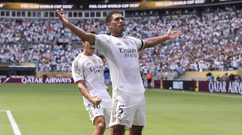 Real Madrid 10 người thắng Pachuca; Juventus và City đi tiếp