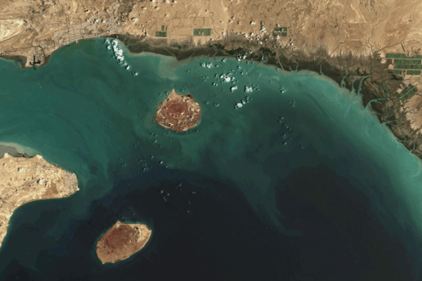 Iran Bỏ Phiếu Chặn Hormuz: Năng Lượng Toàn Cầu Đối Mặt Nguy Cơ Iran Bỏ Phiếu Chặn Hormuz: Năng Lượng Toàn Cầu Đối Mặt Nguy Cơ