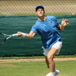 Sinner nhìn đến vinh quang Wimbledon trong cuộc đối đầu kịch tính trên sân cỏ