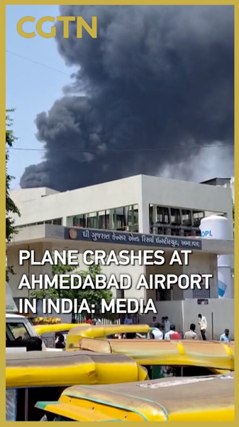 Máy bay của Air India đi London gặp tai nạn ở Ahmedabad Máy bay của Air India đi London gặp tai nạn ở Ahmedabad video poster
