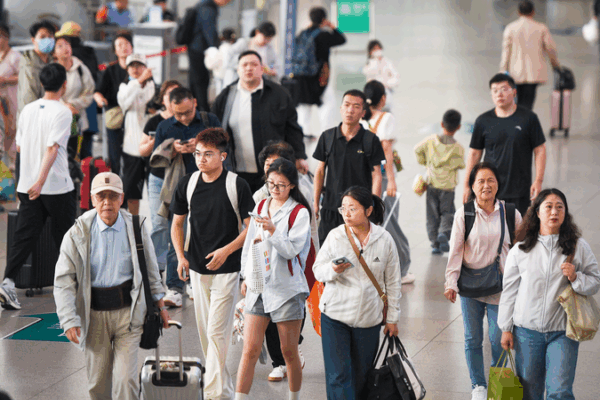 Lễ hội Thuyền Rồng ghi nhận 657 triệu chuyến đi trên đất liền Trung Quốc Lễ hội Thuyền Rồng ghi nhận 657 triệu chuyến đi trên đất liền Trung Quốc