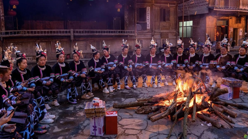 Tiếng vang từ núi: Falak và bài hát lớn của người Dong Tiếng vang từ núi: Falak và bài hát lớn của người Dong