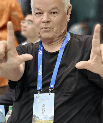 Darrell Roodt tiết lộ tầm nhìn về điện ảnh Trung Quốc-Châu Phi Darrell Roodt tiết lộ tầm nhìn về điện ảnh Trung Quốc-Châu Phi video poster