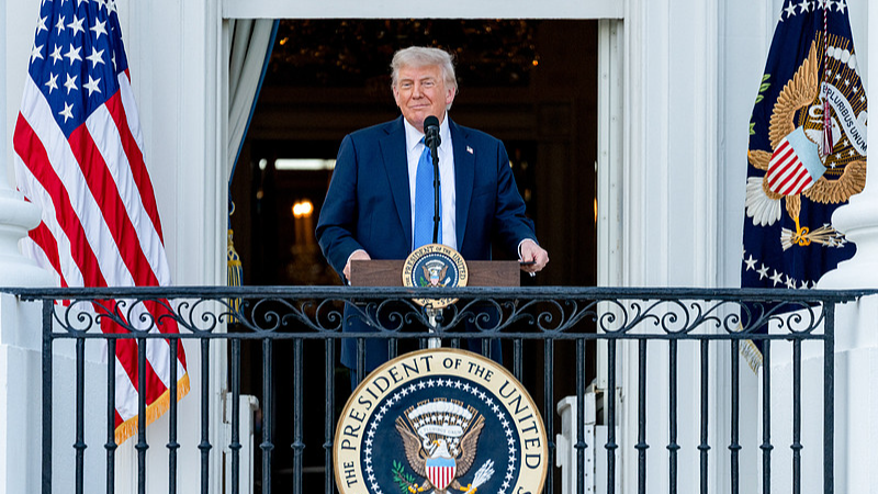 Các Lệnh Hành Pháp Táo Bạo của Trump Làm Lung Lay Cân Bằng Quyền Lực Hoa Kỳ Các Lệnh Hành Pháp Táo Bạo của Trump Làm Lung Lay Cân Bằng Quyền Lực Hoa Kỳ