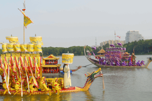 Lễ hội Thuyền Rồng Luodian Gây Hứng Thú Cho Đám Đông ở Thượng Hải Lễ hội Thuyền Rồng Luodian Gây Hứng Thú Cho Đám Đông ở Thượng Hải