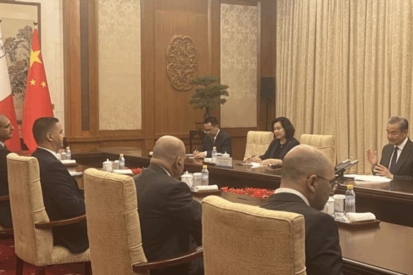 Các Quan Chức Trung Quốc và Malta Tổ Chức Hội Đàm tại Bắc Kinh Các Quan Chức Trung Quốc và Malta Tổ Chức Hội Đàm tại Bắc Kinh