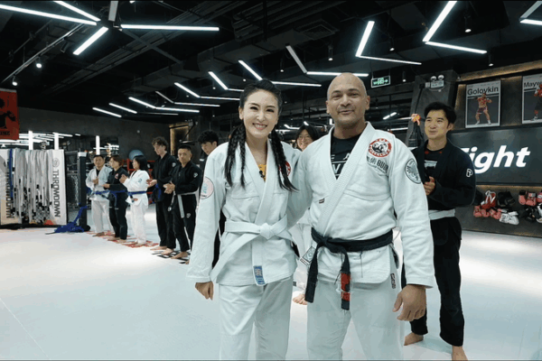 Từ Mic đến Thảm: Giao lưu Văn hóa Jiu-Jitsu tại Bắc Kinh Từ Mic đến Thảm: Giao lưu Văn hóa Jiu-Jitsu tại Bắc Kinh video poster