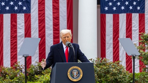 3JMHIE0PV7164C79G6XL - Thế Giới Trong Tầm Tay Thỏa Thuận Thương Mại Mỹ: Đôi Bên Cùng Có Lợi Hay Một Mất Một Còn Trong Thị Trường Toàn Cầu?