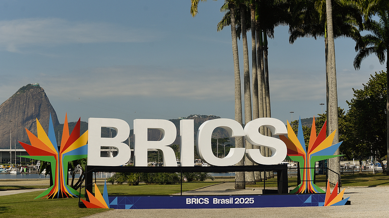 Li Qiang kêu gọi đoàn kết toàn cầu tại Hội nghị thượng đỉnh BRICS lần thứ 17 Li Qiang kêu gọi đoàn kết toàn cầu tại Hội nghị thượng đỉnh BRICS lần thứ 17