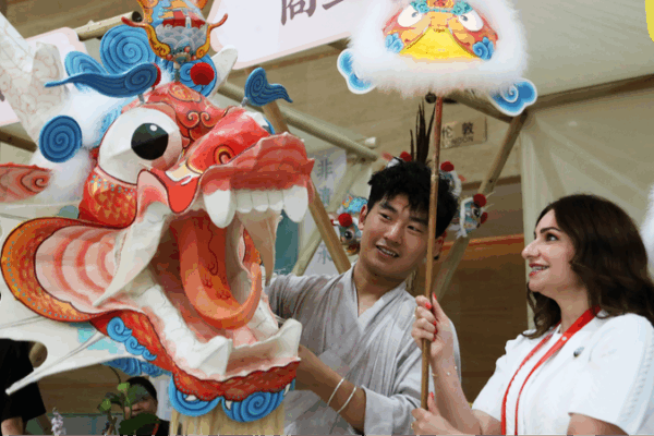 Văn hóa Hà Nam Tỏa sáng tại Triển lãm Hội nghị Thượng đỉnh SCO Văn hóa Hà Nam Tỏa sáng tại Triển lãm Hội nghị Thượng đỉnh SCO